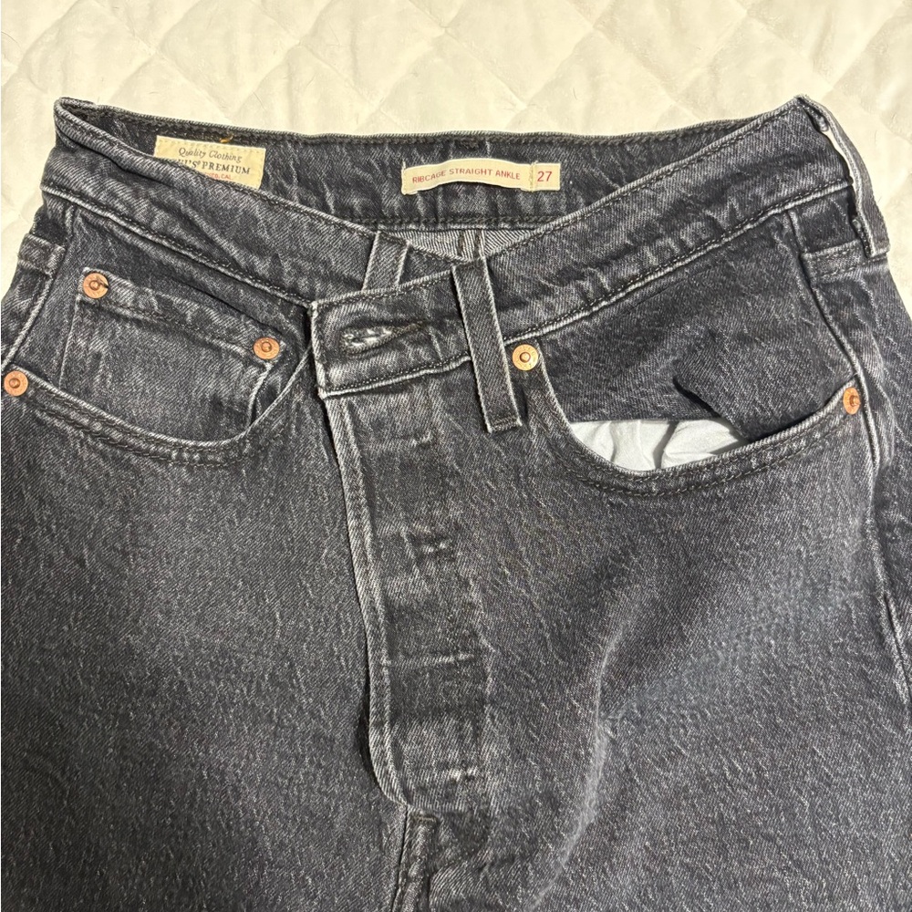 Levi’s Ribcage Straight Ankle Jeans